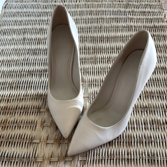 Guess White Women's Pumps - Picture 1 of 6